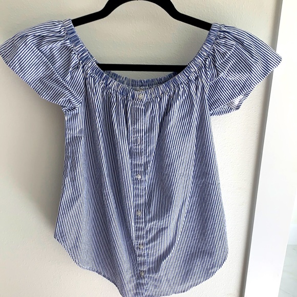 Seersucker top. - Picture 1 of 4